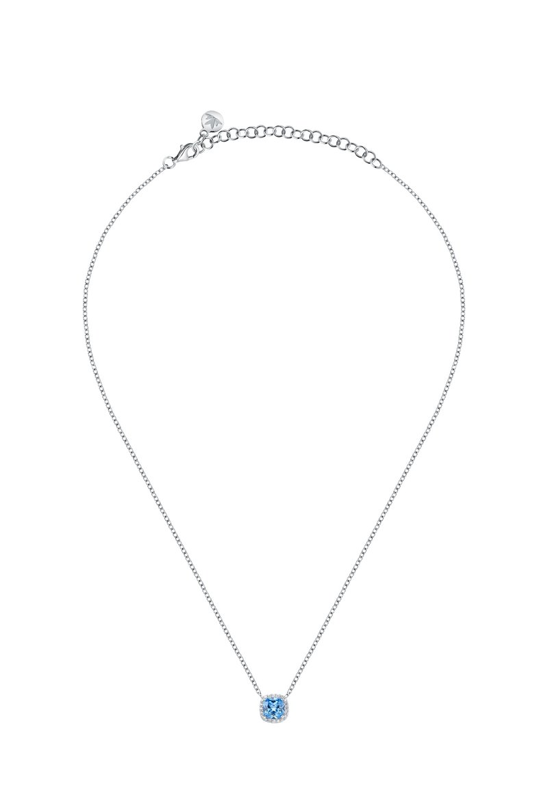 Collana in argento con pendente rotondo in pietra blu e montatura ad anello testurizzata. Lunghezza regolabile con chiusura a gancio.