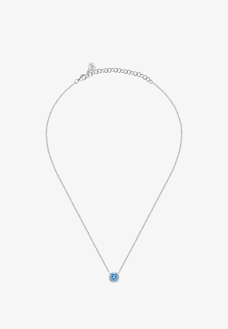 Collana in argento con pendente rotondo in pietra blu e montatura ad anello testurizzata. Lunghezza regolabile con chiusura a gancio.
