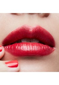 MAC CREMESHEEN LIPSTICK czerwony