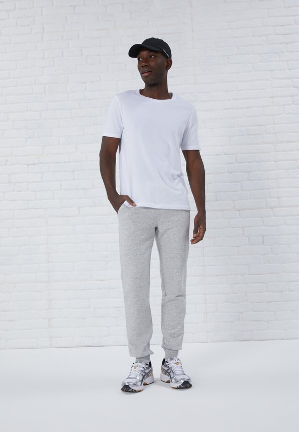 3 PACK - Tracksuit bottoms