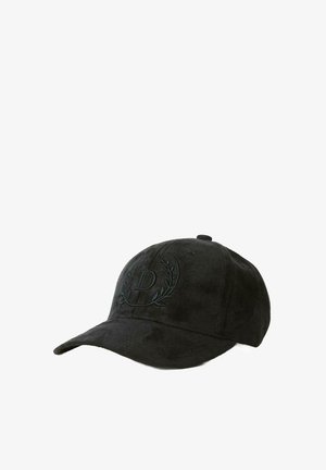 Czarna zamszowa czapka z wyszywanym logo z literą "D" otoczoną liśćmi laurowymi, sześciopanelowa konstrukcja i lekko zakrzywiony daszek.