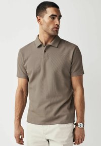 Next REGULAR FIT - Pólóing - neutral brown