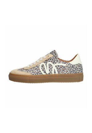Trainers - beige