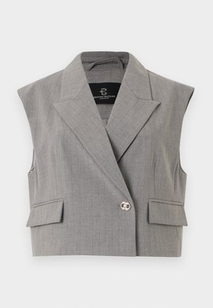 Ermeløs grå skreddersydd vest med brede slag, to klaffelommer og enkelt sølvfarget dekorativt knappelukking.