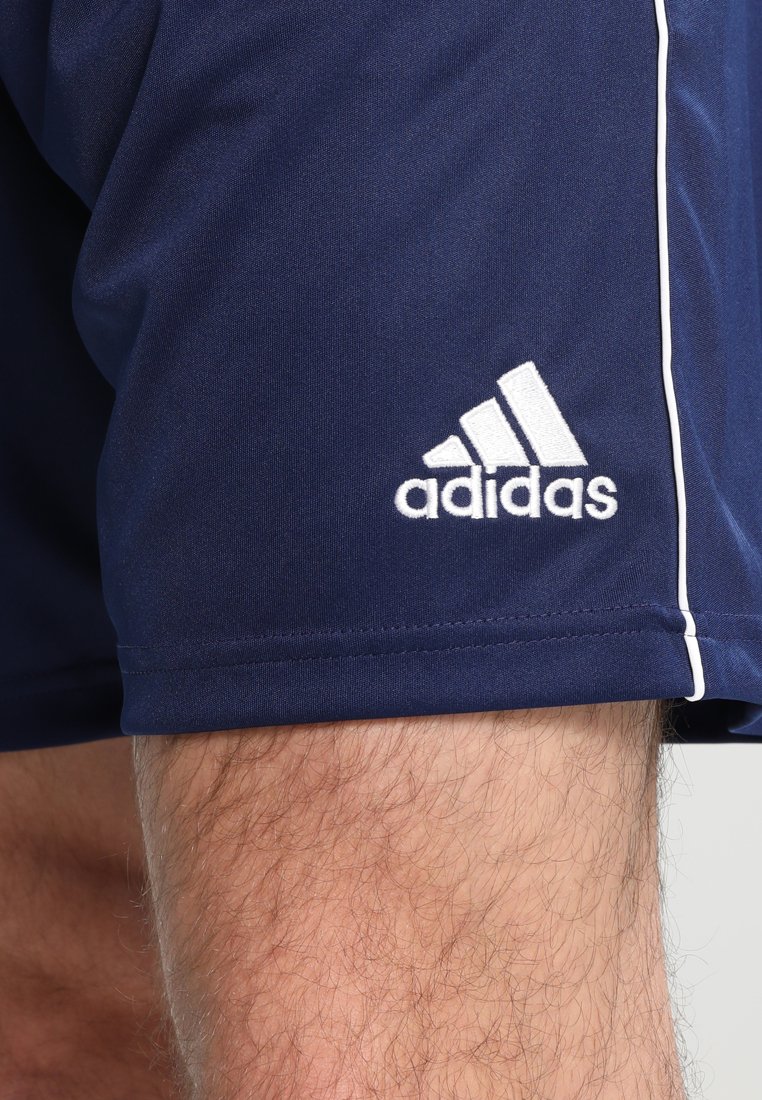 Men CORE ELEVEN PRIMEGREEN FOOTBALL 1/4 SHORTS - Sports shorts Men CORE ELEVEN PRIMEGREEN FOOTBALL 1/4 SHORTS - Sports shorts