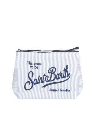 Piccola pochette bianca e blu a righe con zip e testo blu navy: "The place to be Saint Barth Summer Paradise."