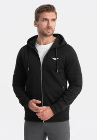 Unausgewählt, black