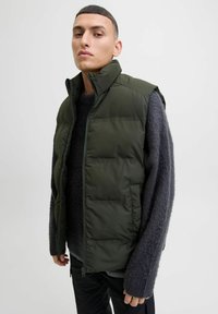 Jack & Jones JJESOHO BODYWARMER COLLAR - Vest - rosin