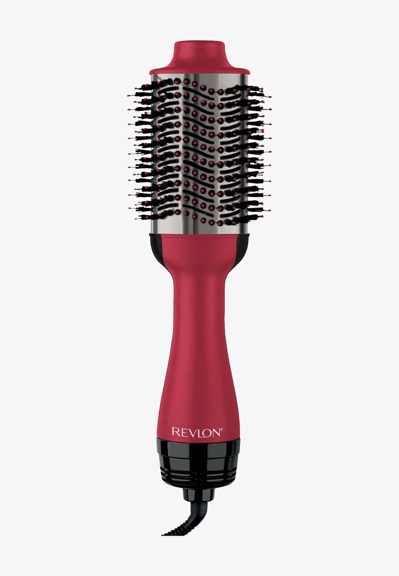Punainen ja musta Revlonin hiustenkuivausharjan pyöreällä varrella ja harjaksilla, jossa virtajohto pohjassa.
