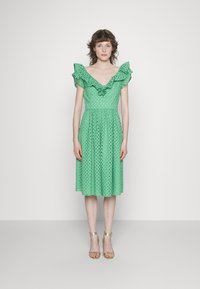 Swing Vestido de cocktail / Vestido de festa - avocado green