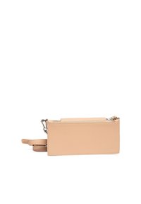 Beige Leder Umhängetasche mit rechteckiger Form, ausgestattet mit einem Reißverschluss, verstellbarem Tragegurt und subtilen Nähten.