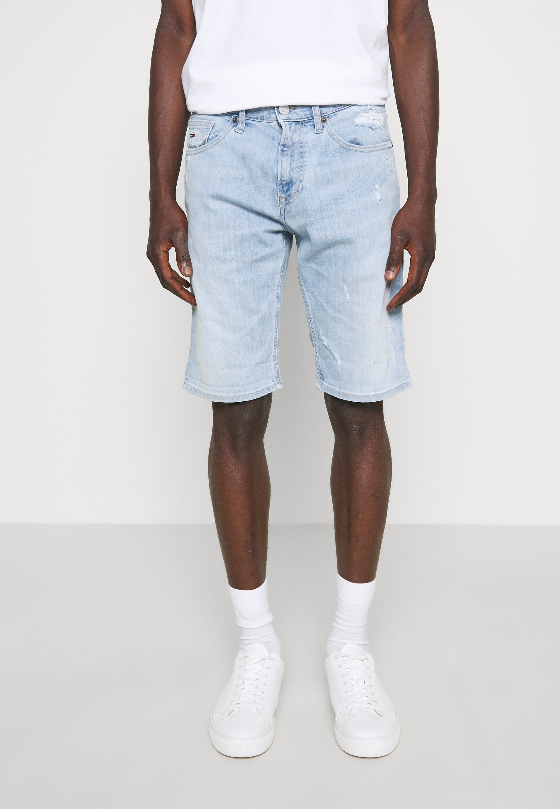 Tommy Jeans SCANTON - Džinsiniai šortai - denim light/šviesiai mėlyno  džinso - Zalando.lt
