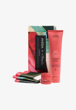NUTRIPLENISH DEEP MOISTURE TREATMENT DUO - Hair set - n/a