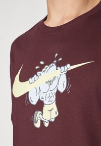 Nike Performance TEE SLUB - Camiseta deportiva - burgundy crush
