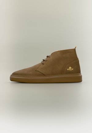 Replay MID - Chaussures bateau - tan