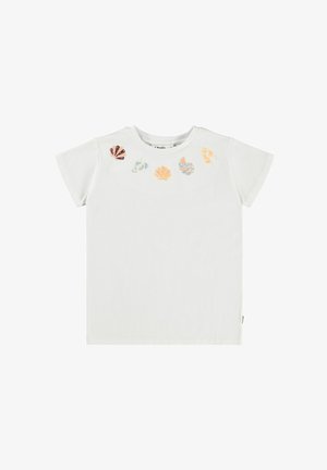 T-shirt blanc à manches courtes avec des motifs de coquillages colorés en paillettes sur la poitrine près de l'encolure.