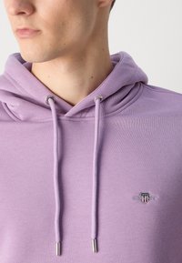 GANT REG SHIELD - Sweat à capuche - orchid lilac