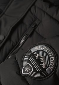 Superdry & Co FUJI HOODED MID LENGTH PUFFER - Vinterfrakke - black