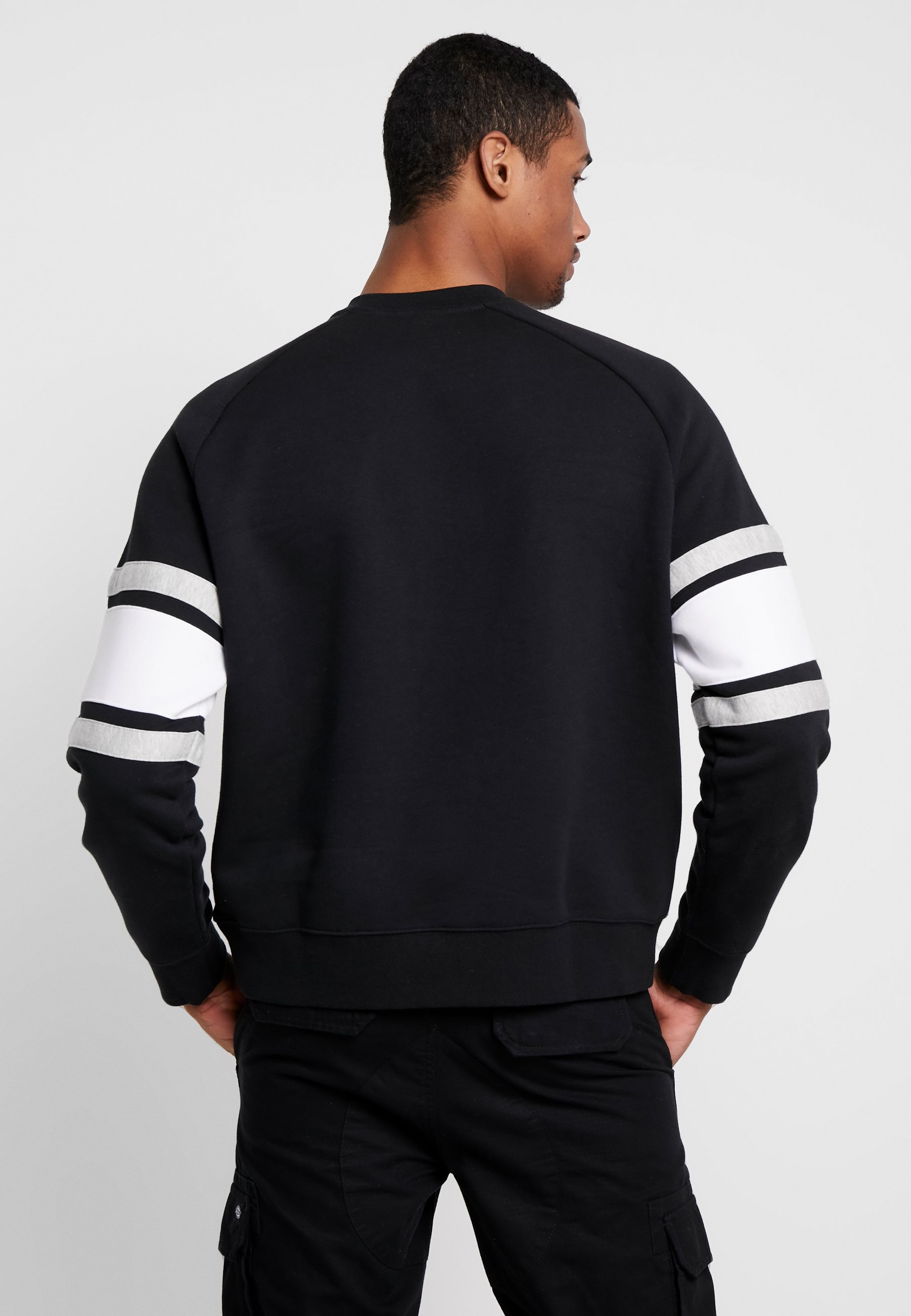 Nike Sportswear AIR CREW Sweatshirt blackwhitegrey Nike Sportswear AIR CREW Sweatshirt blackwhite Zalando.at