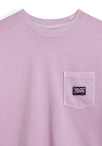 T-shirt in cotone viola chiaro con collo rotondo, maniche corte e tasca frontale con patch del logo Vans nero.