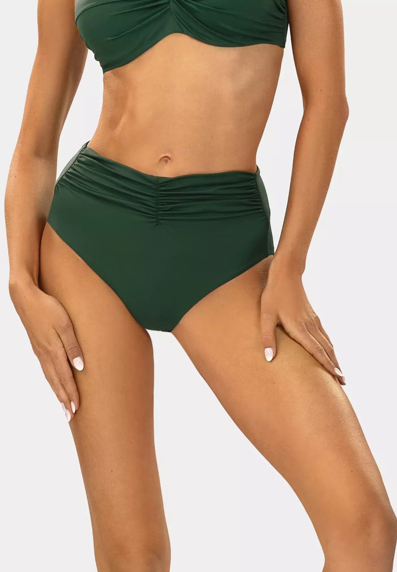 Bikini o wysokim stanie w głębokim zielonym kolorze, z marszczonym materiałem w pasie, wykonany z gładkiego, elastycznego materiału.