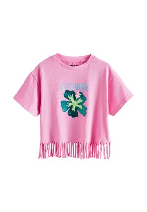 Pink short-sleeve cropped T-shirt with fringe hem, featuring a green hibiscus flower and "SUMMER PARADISE" text in blue above.