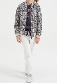 WE Fashion REVERSIBLE - Bomber bunda - purple/black