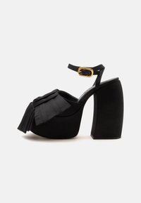 Sélectionné, black