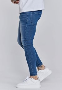 Thumbnail Image 4