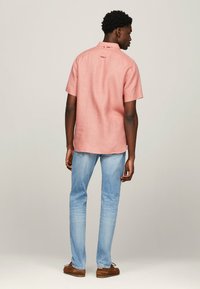 Tommy Hilfiger SHORT SLEEVE REGULAR FIT - Camicia - teaberry blossom