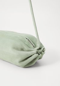 Marimekko KARLA - Rankinė per petį - light green