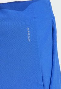 adidas Performance AEROREADY ESSENTIALS MINIMAL BRANDING WOVEN - Treningo apatinė dalis - semi lucid blue