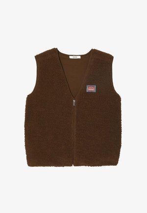Gilet en polaire marron avec un col en V, fermeture éclair et étiquette en patch carrée. Texture douce, design sans manches et couleur unie.