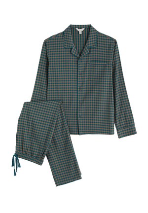 Conjunto de pijama a cuadros en teal y marrón, que incluye una camisa de botones con bolsillo y pantalones de cintura elástica con lazos. Tela suave.