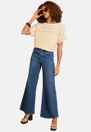 REGULAR FIT - SCALLOP STITCH GROWN ON SLEEVE - Print T-shirt - ivory