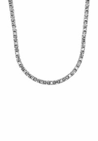 Collana in argento con maglie rettangolari intrecciate, caratterizzate da una superficie liscia e una finitura lucida. Design semplice e moderno.