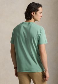 Nem kiválasztott, faded mint