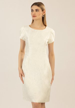 Weißes Kleid mit floraler Textur, kurzen Puffärmeln, rundem Ausschnitt und taillierter Silhouette. Glattes Material mit dezentem Glanz.