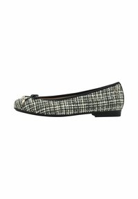 Bailarina de tweed en blanco y negro con acento de lazo, punta redonda, tacón bajo y forro interior suave. Patrón texturizado en toda la superficie.