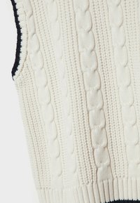 Stradivarius CABLE - Strickpullover - beige