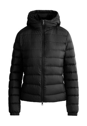 Čierna prešívaná páperová bunda s kapucňou, celoprepínací zips vpredu a elastickými manžetami, navrhnutá pre chladné počasie.