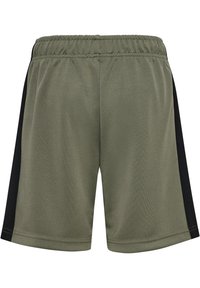 Olivgrön träningsshorts med en texturerad svart sidopanel. Elastisk midja och slät tyg, med sömdetaljer vid sömmarna.