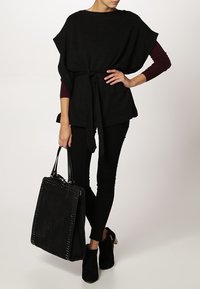 Anna Field Poncho - black