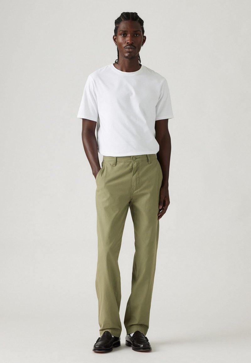 Levi's® - AUTHENTIC - Chino - deep lichen lightweight twill, Ingrandire