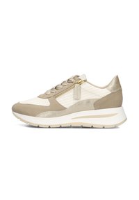 Beige und cremefarbene Sportschuhe mit Obermaterial aus Mesh und Wildleder, Schnürverschluss, seitlichem Reißverschluss und einer dicken weißen Gummisohle. Glatte Oberfläche mit metallischen Akzenten.