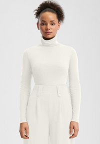 QS LANGARMSHIRT MIT ROLLKRAGEN - Top s dlhým rukávom - ecru