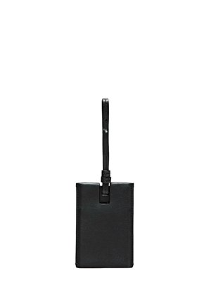 - Akcesoria podróżne