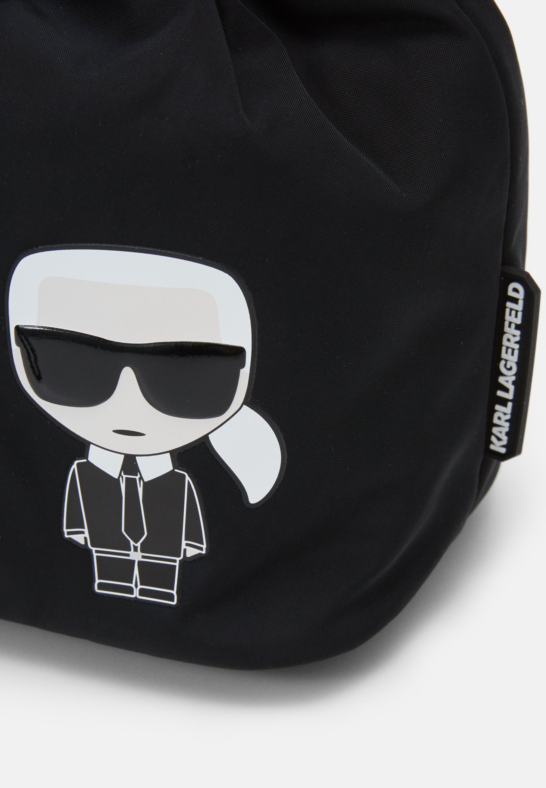 KARL LAGERFELD IKONIK BUCKET Skulderveske blacksvart KARL LAGERFELD IKONIK BUCKET Skulderveske blacksvart