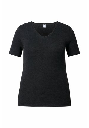 T-shirt noir à manches courtes avec un design en V, fabriqué en tissu doux. Présente un ourlet droit et une coupe décontractée.