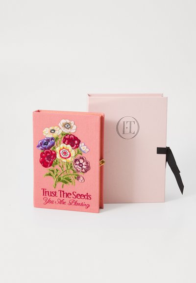Olympia Le-Tan BOOK TRUST THE SEEDS - Alkalmi kézitáska - blush